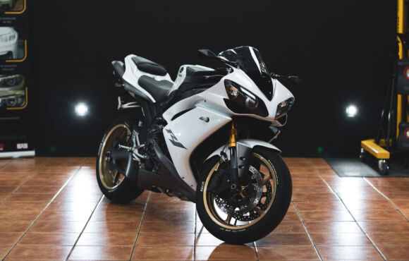 Yamaha R1